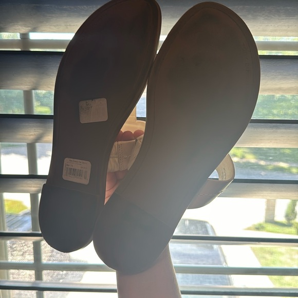 Tory Burch white flat sandals - Picture 2 of 3